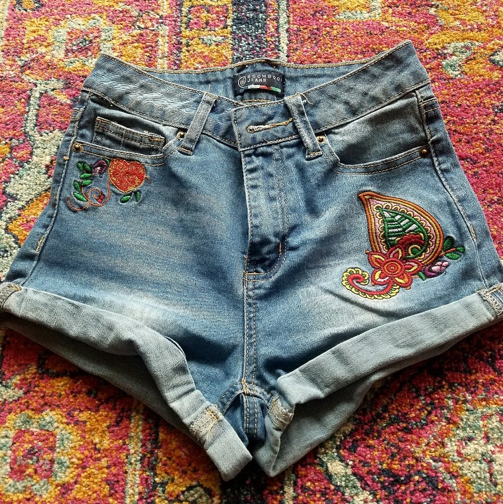 PAISLEY PATCHED JEAN SHORTS